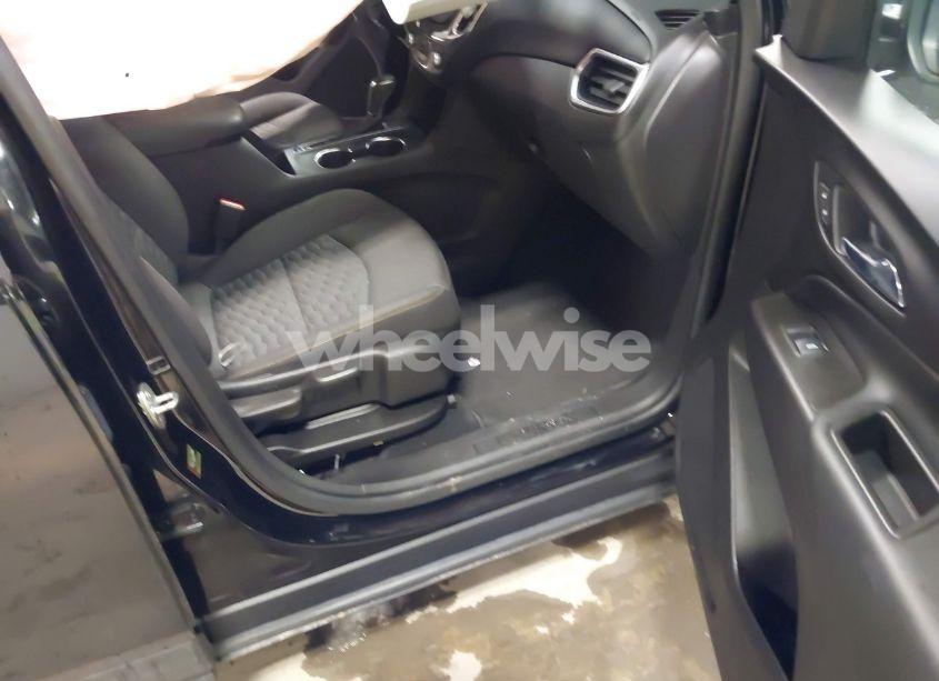 Photo 5 of 2021 Chevrolet Equinox FWD LT (VIN 3GNAXKEVXML330504)