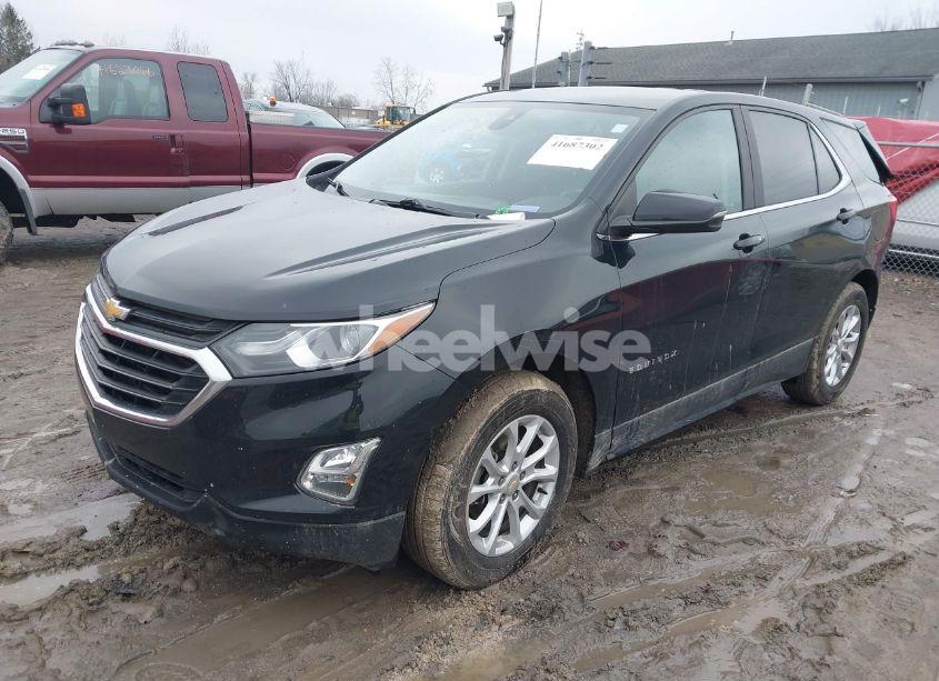 Photo 2 of 2021 Chevrolet Equinox FWD LT (VIN 3GNAXKEVXML356326)