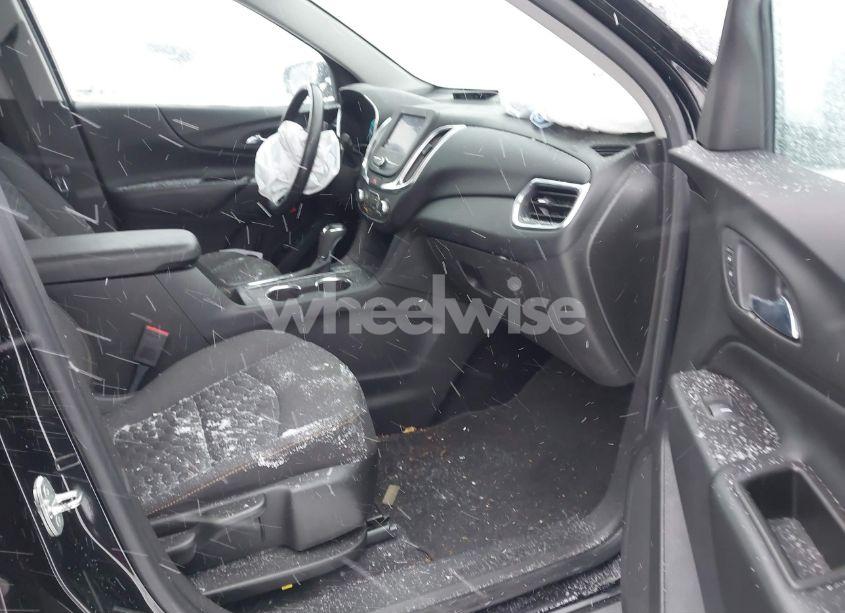 Photo 5 of 2021 Chevrolet Equinox FWD LT (VIN 3GNAXKEVXML398432)