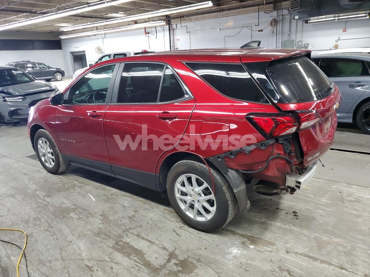 Photo 2 of 2022 CHEVROLET EQUINOX LT (VIN 3GNAXKEVXNL161425)