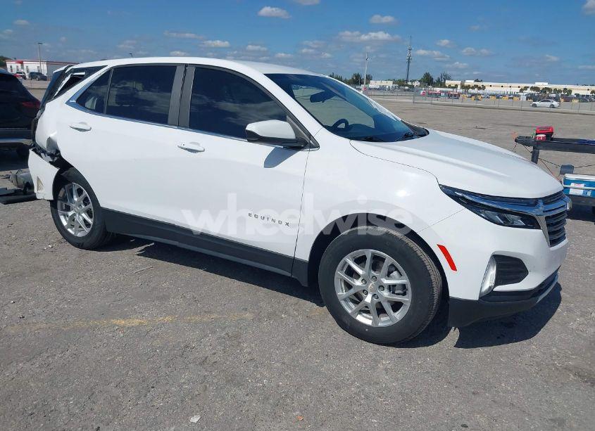 2022 Chevrolet Equinox FWD LT (VIN 3GNAXKEVXNL192013) main photo