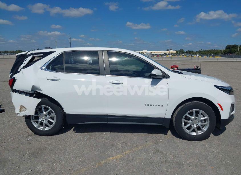 Photo 13 of 2022 Chevrolet Equinox FWD LT (VIN 3GNAXKEVXNL192013)