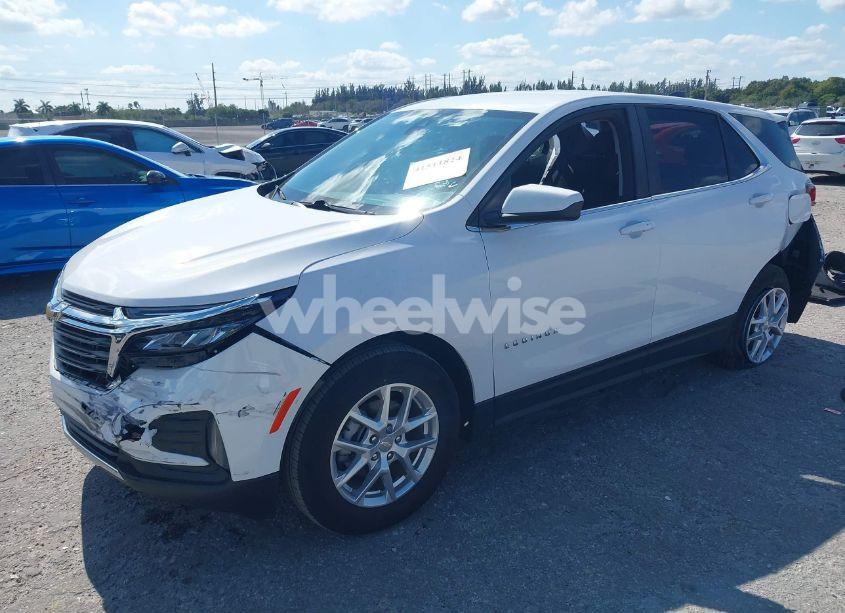 Photo 2 of 2022 Chevrolet Equinox FWD LT (VIN 3GNAXKEVXNL192013)