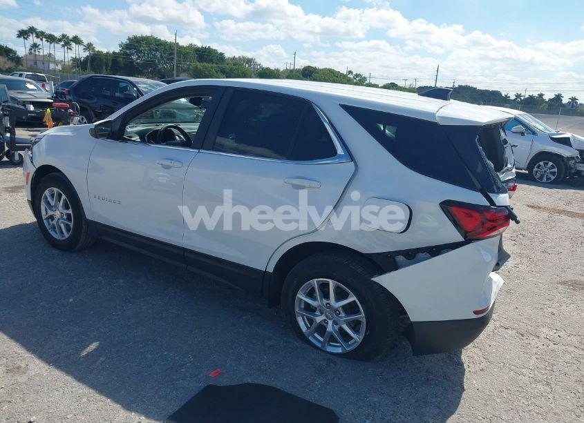 Photo 3 of 2022 Chevrolet Equinox FWD LT (VIN 3GNAXKEVXNL192013)