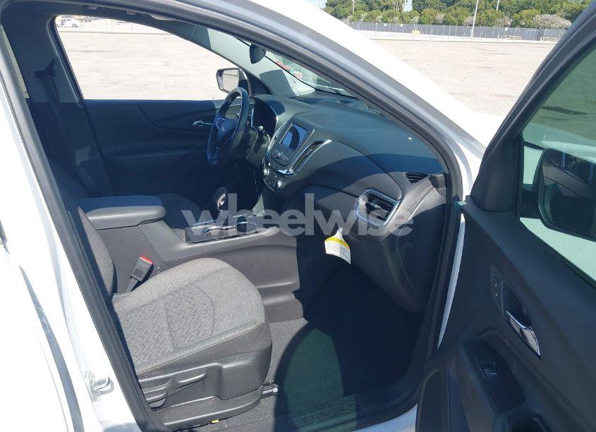 Photo 5 of 2022 Chevrolet Equinox FWD LT (VIN 3GNAXKEVXNL192013)