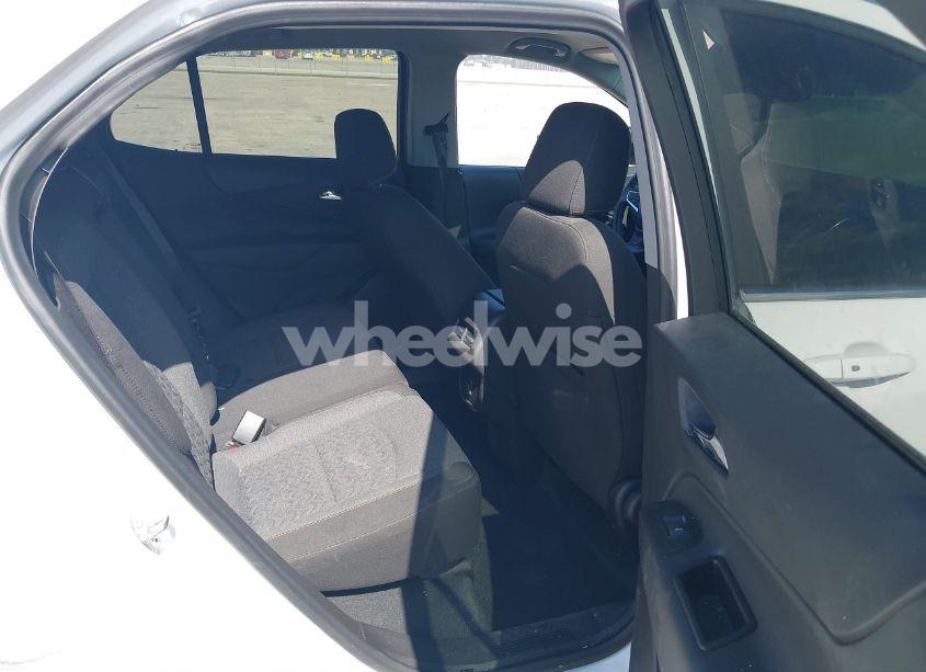 Photo 8 of 2022 Chevrolet Equinox FWD LT (VIN 3GNAXKEVXNL192013)