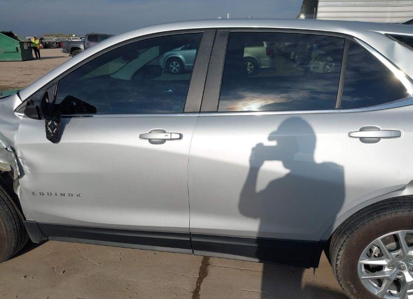 Photo 15 of 2022 Chevrolet Equinox FWD LT (VIN 3GNAXKEVXNL222868)