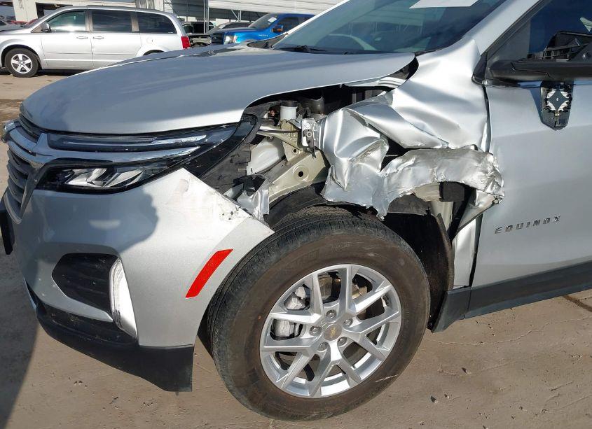Photo 18 of 2022 Chevrolet Equinox FWD LT (VIN 3GNAXKEVXNL222868)