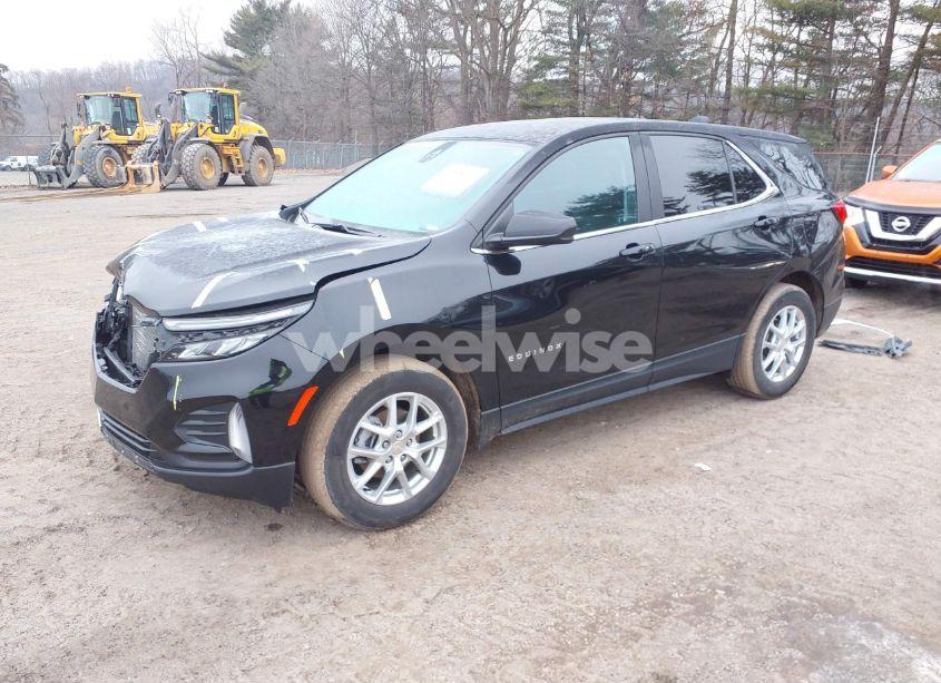 Photo 2 of 2022 Chevrolet Equinox FWD LT (VIN 3GNAXKEVXNL231988)