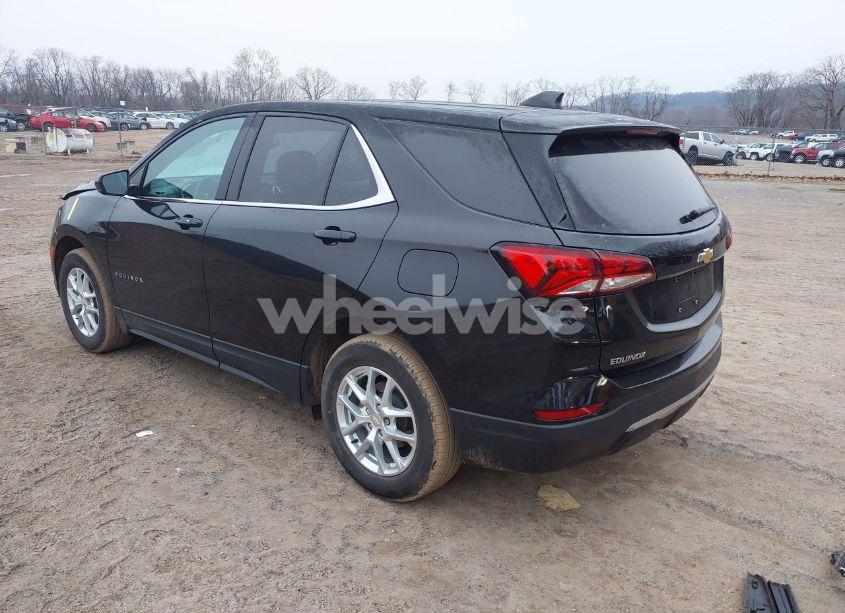 Photo 3 of 2022 Chevrolet Equinox FWD LT (VIN 3GNAXKEVXNL231988)
