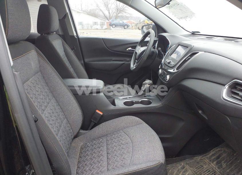 Photo 5 of 2022 Chevrolet Equinox FWD LT (VIN 3GNAXKEVXNL231988)