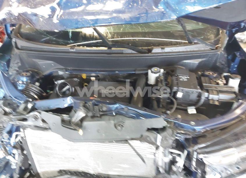 Photo 10 of 2022 Chevrolet Equinox FWD LT (VIN 3GNAXKEVXNL235460)