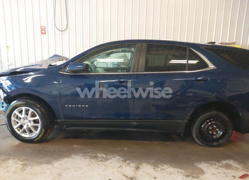 Photo 15 of 2022 Chevrolet Equinox FWD LT (VIN 3GNAXKEVXNL235460)