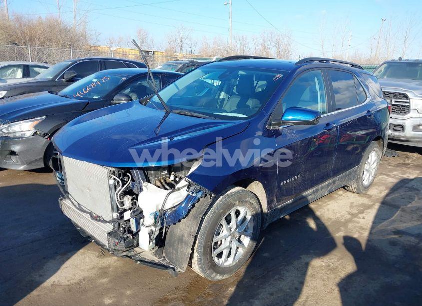 Photo 2 of 2022 Chevrolet Equinox FWD LT (VIN 3GNAXKEVXNL243123)