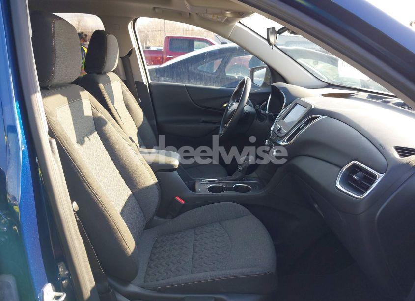 Photo 5 of 2022 Chevrolet Equinox FWD LT (VIN 3GNAXKEVXNL243123)