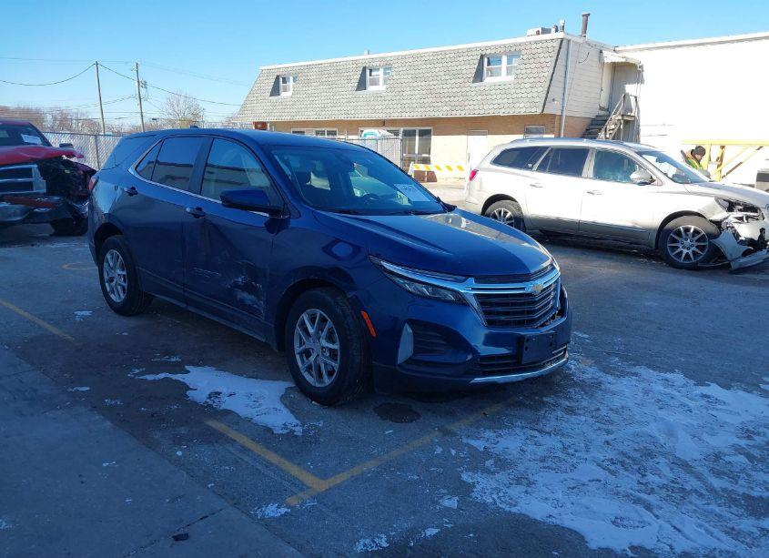 2022 Chevrolet Equinox FWD LT (VIN 3GNAXKEVXNS179378) main photo