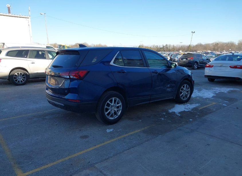 Photo 4 of 2022 Chevrolet Equinox FWD LT (VIN 3GNAXKEVXNS179378)