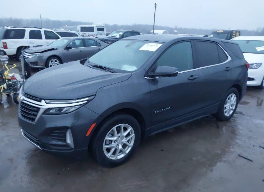 Photo 2 of 2022 Chevrolet Equinox FWD LT (VIN 3GNAXKEVXNS223721)