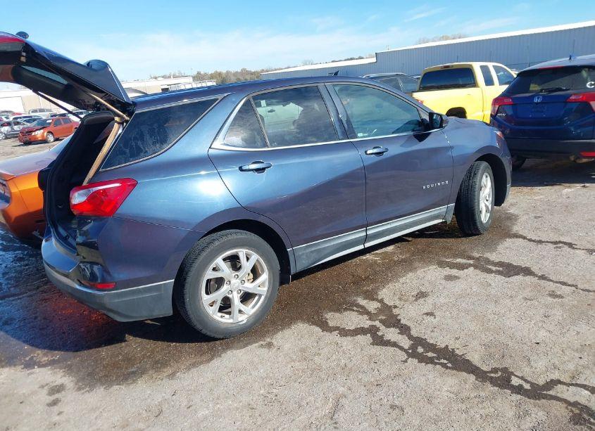 Photo 4 of 2018 Chevrolet Equinox LT (VIN 3GNAXKEX0JS535669)