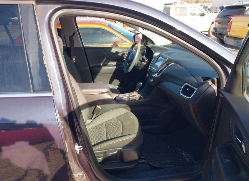 Photo 5 of 2018 Chevrolet Equinox LT (VIN 3GNAXKEX0JS535669)