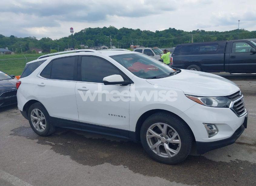Photo 13 of 2018 Chevrolet Equinox LT (VIN 3GNAXKEX0JS608457)