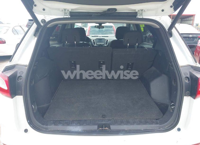 Photo 17 of 2018 Chevrolet Equinox LT (VIN 3GNAXKEX0JS608457)