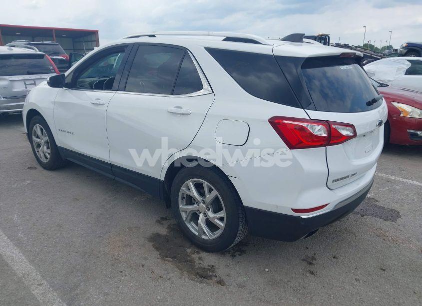 Photo 3 of 2018 Chevrolet Equinox LT (VIN 3GNAXKEX0JS608457)