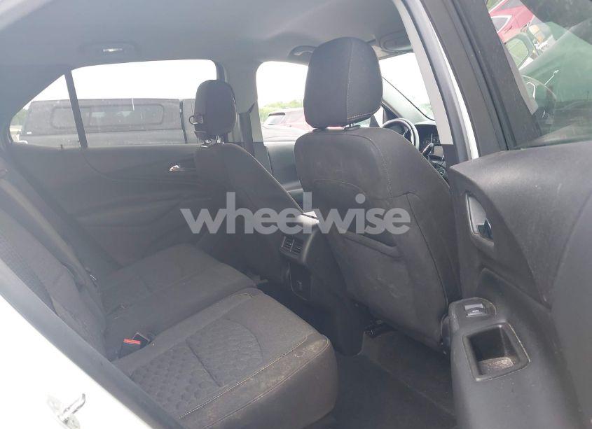 Photo 8 of 2018 Chevrolet Equinox LT (VIN 3GNAXKEX0JS608457)