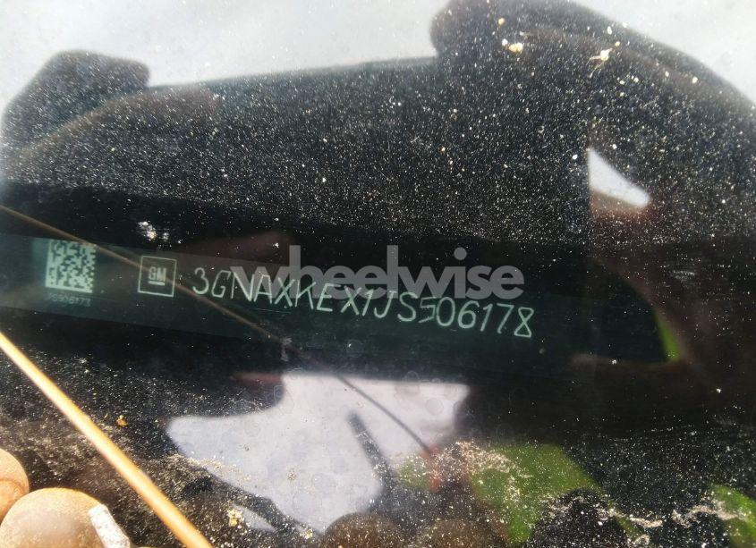 Photo 9 of 2018 Chevrolet Equinox LT (VIN 3GNAXKEX1JS506178)