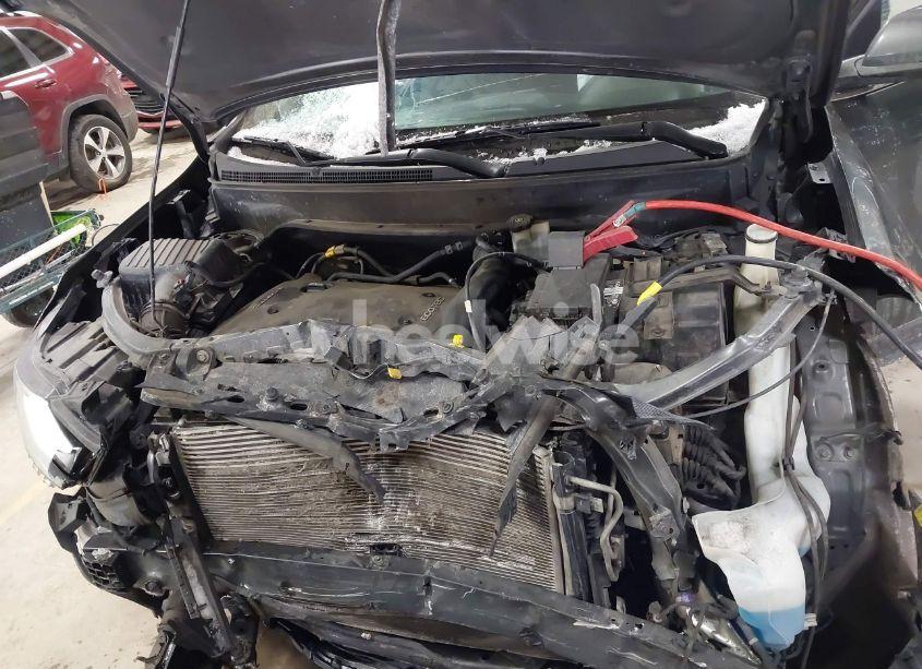 Photo 10 of 2018 Chevrolet Equinox LT (VIN 3GNAXKEX1JS547409)