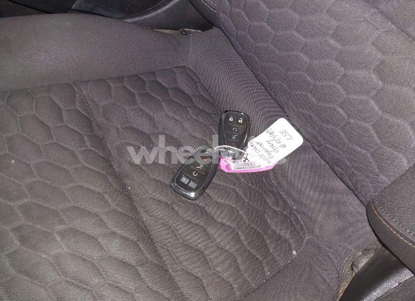 Photo 11 of 2018 Chevrolet Equinox LT (VIN 3GNAXKEX1JS547409)