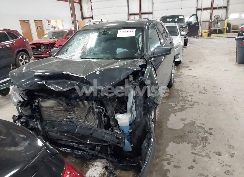 Photo 13 of 2018 Chevrolet Equinox LT (VIN 3GNAXKEX1JS547409)