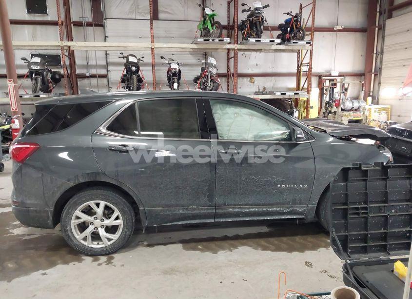 Photo 14 of 2018 Chevrolet Equinox LT (VIN 3GNAXKEX1JS547409)