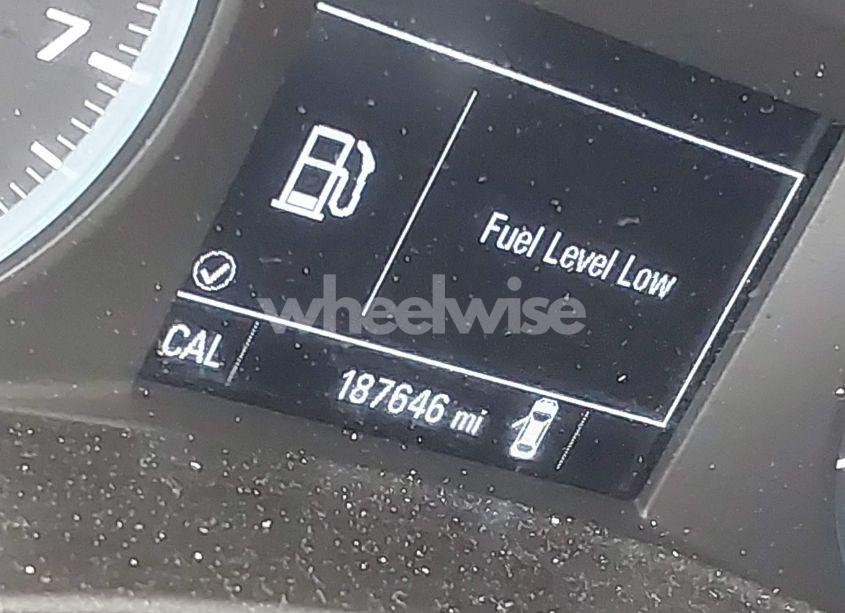 Photo 16 of 2018 Chevrolet Equinox LT (VIN 3GNAXKEX1JS547409)