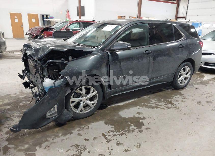 Photo 2 of 2018 Chevrolet Equinox LT (VIN 3GNAXKEX1JS547409)