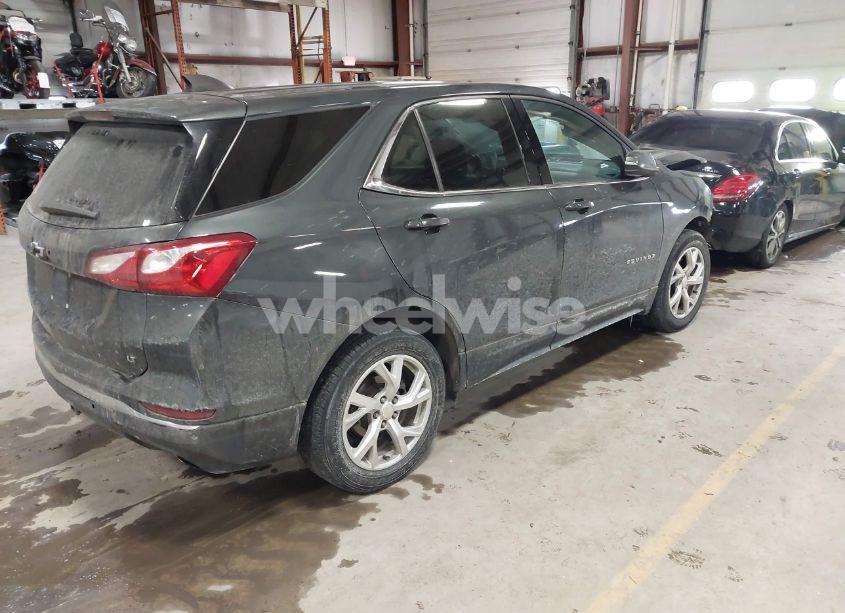 Photo 4 of 2018 Chevrolet Equinox LT (VIN 3GNAXKEX1JS547409)