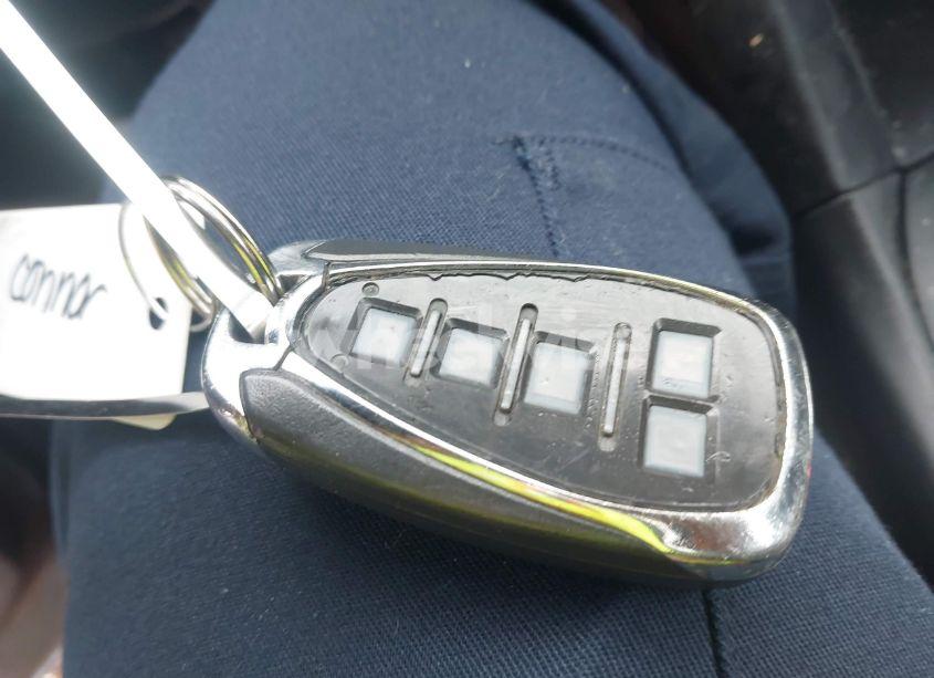 Photo 11 of 2018 Chevrolet Equinox LT (VIN 3GNAXKEX1JS560239)