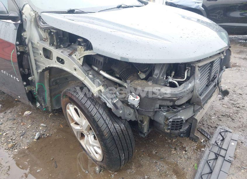 Photo 6 of 2018 Chevrolet Equinox LT (VIN 3GNAXKEX1JS560239)