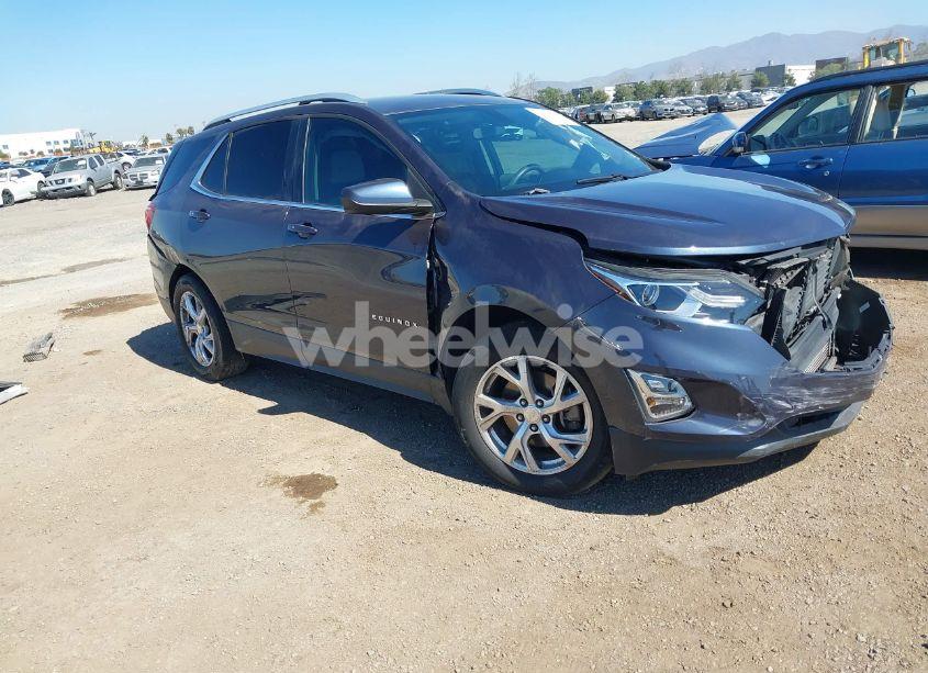 2018 Chevrolet Equinox LT (VIN 3GNAXKEX3JL292871) main photo