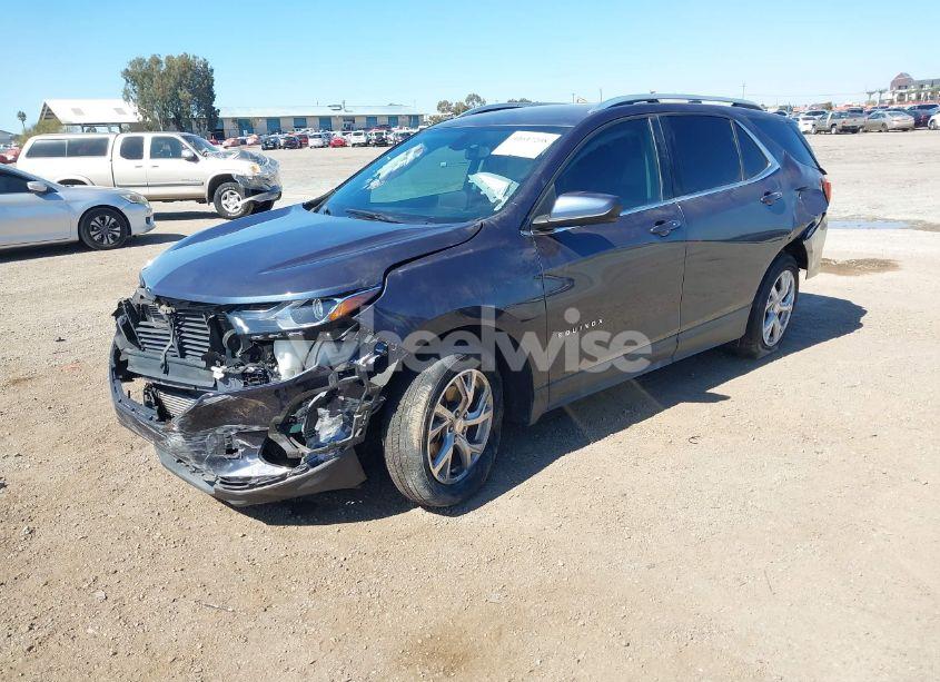 Photo 2 of 2018 Chevrolet Equinox LT (VIN 3GNAXKEX3JL292871)