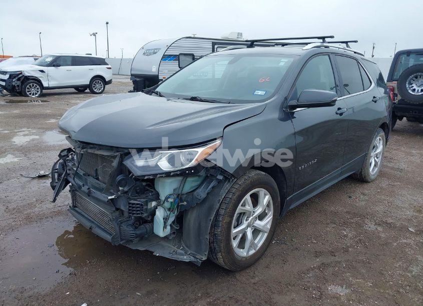 Photo 2 of 2018 Chevrolet Equinox LT (VIN 3GNAXKEX3JL400406)