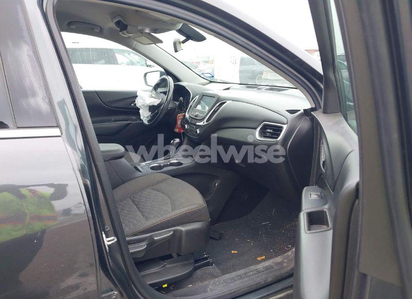 Photo 5 of 2018 Chevrolet Equinox LT (VIN 3GNAXKEX3JL400406)