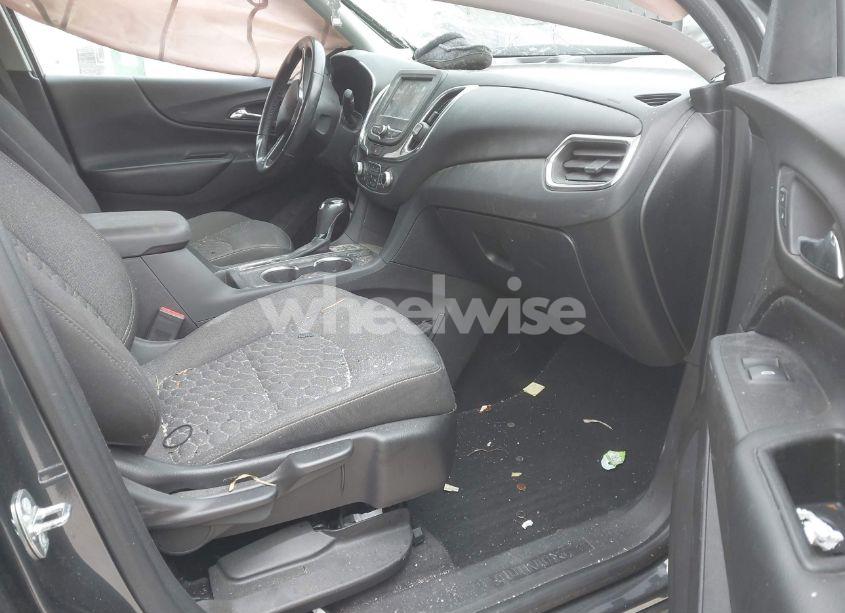 Photo 5 of 2018 Chevrolet Equinox LT (VIN 3GNAXKEX4JS505767)