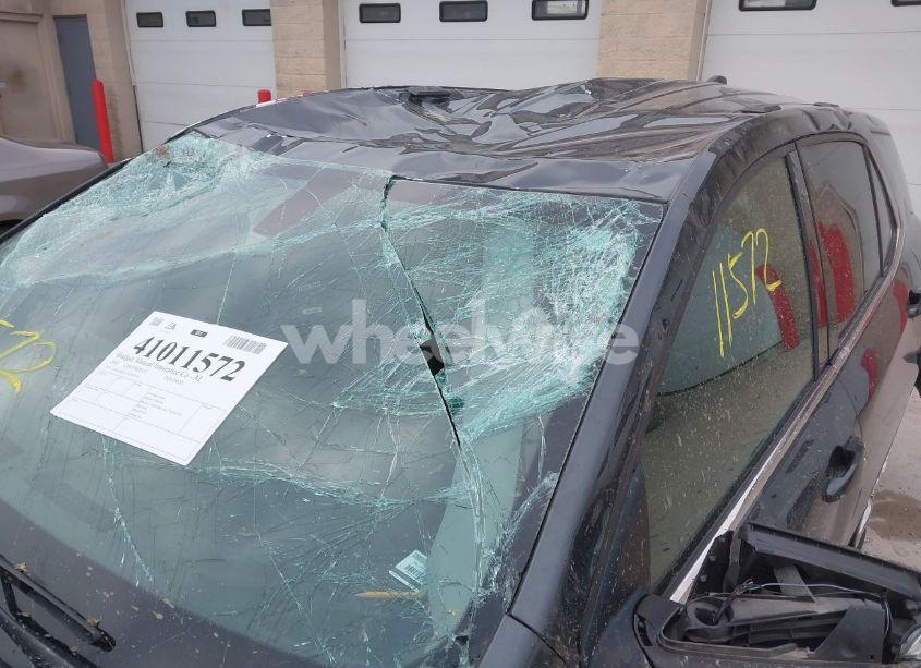 Photo 6 of 2018 Chevrolet Equinox LT (VIN 3GNAXKEX4JS505767)