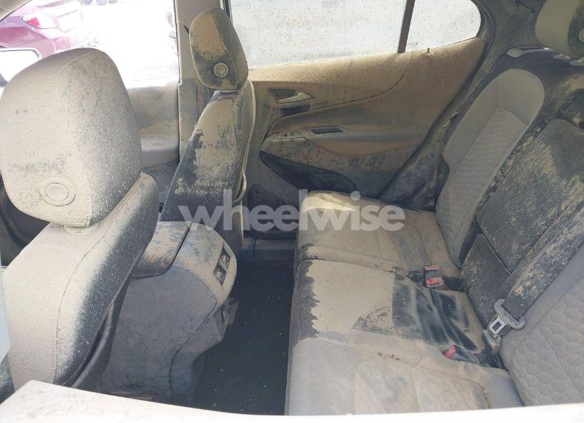 Photo 12 of 2018 Chevrolet Equinox LT (VIN 3GNAXKEX4JS541734)