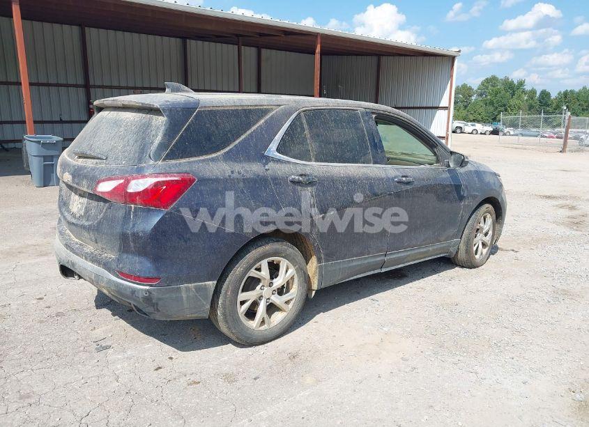 Photo 4 of 2018 Chevrolet Equinox LT (VIN 3GNAXKEX4JS541734)