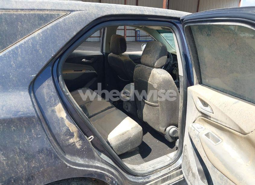 Photo 8 of 2018 Chevrolet Equinox LT (VIN 3GNAXKEX4JS541734)