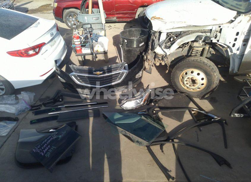 Photo 12 of 2018 Chevrolet Equinox LT (VIN 3GNAXKEX6JL373699)