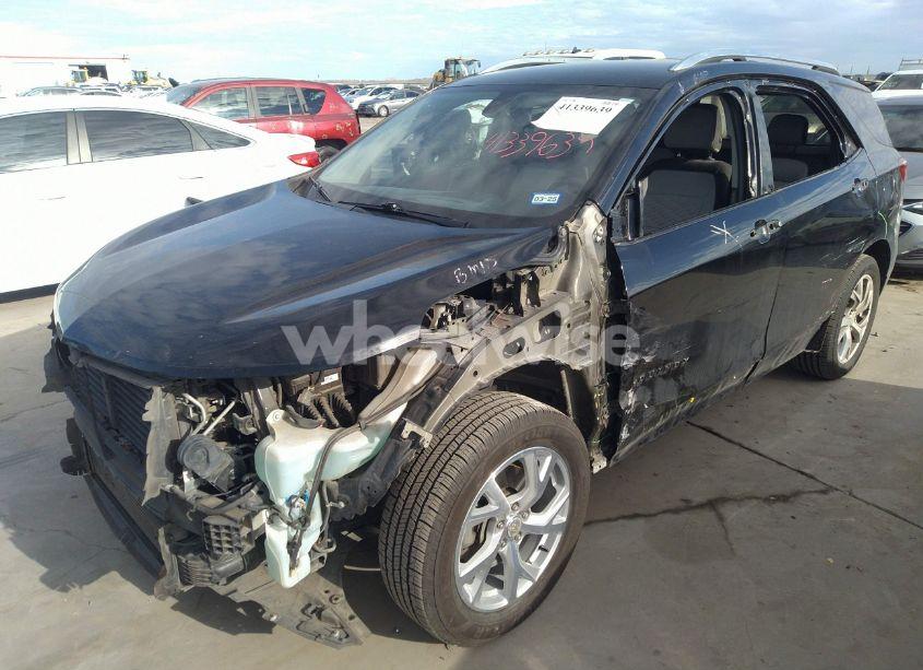 Photo 2 of 2018 Chevrolet Equinox LT (VIN 3GNAXKEX6JL373699)