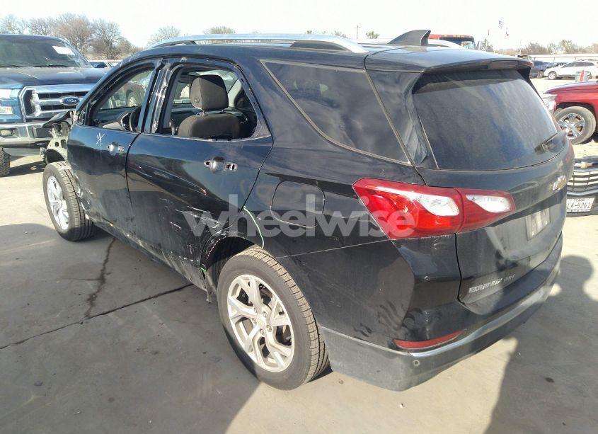 Photo 3 of 2018 Chevrolet Equinox LT (VIN 3GNAXKEX6JL373699)